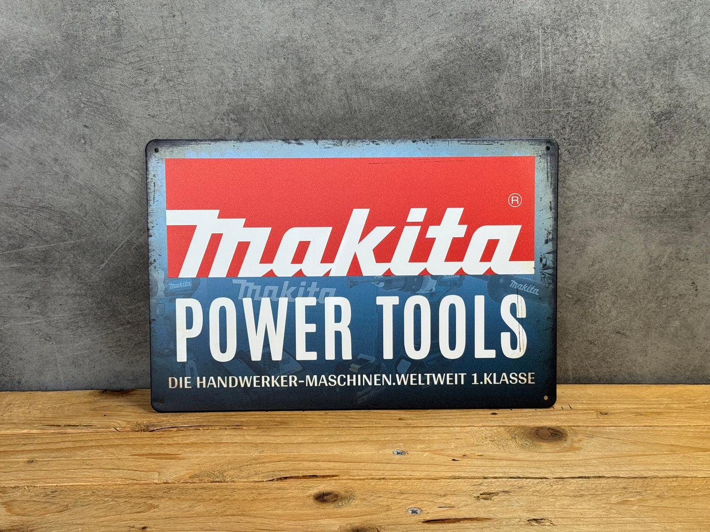 Plaque métal Makita 700